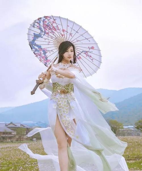 剑走天涯，与苍翠女士同行（探索未知大陆的冒险之旅）