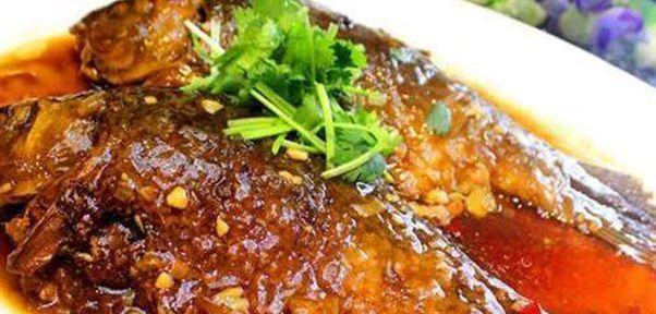 《天涯明月刀手游干烧鲫鱼食谱大揭秘》（制作干烧鲫鱼）