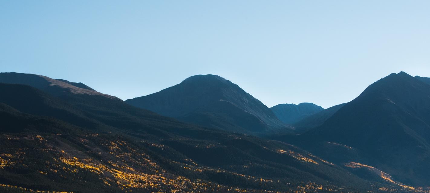 探寻远山庄园（揭秘远山庄园的位置与坐标）