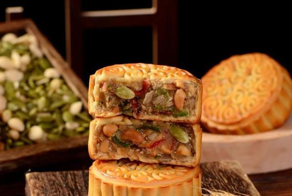 月饼的外观特征是什么？