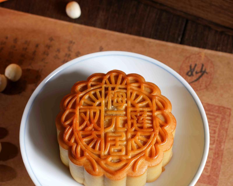 月饼的外观特征是什么？