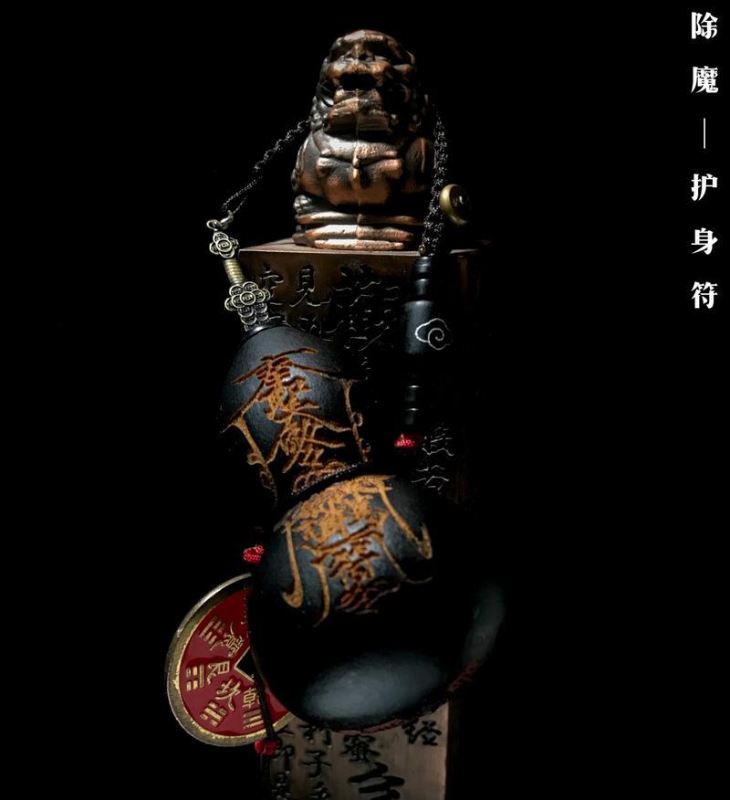 英雄联盟中剑挂件的使用方法是什么？